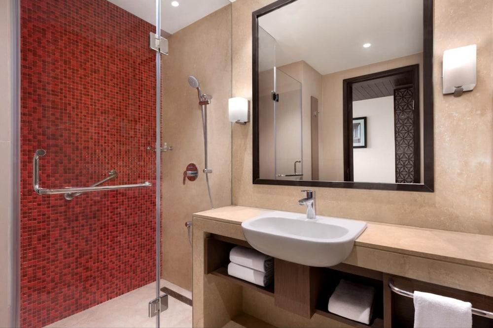Hotel Ramada By Wyndham And Convention Center
