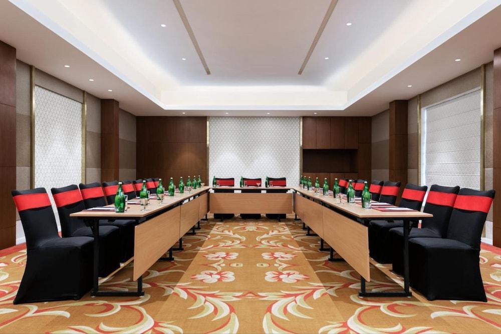 Ramada By Wyndham And Convention Center 3* Lucknow