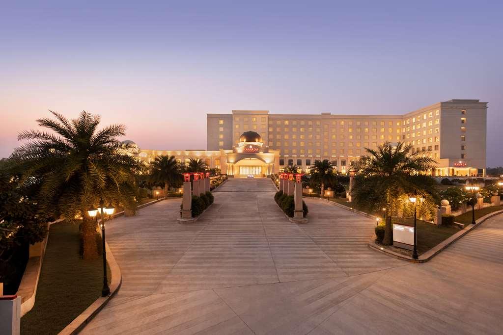 Hotel Ramada By Wyndham And Convention Center Lucknow