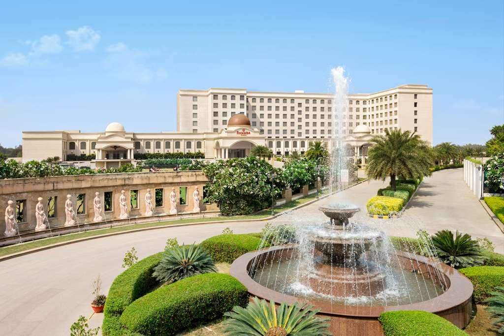 Ramada By Wyndham And Convention Center 3*
