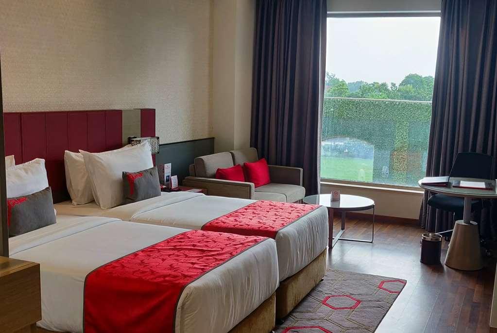 Hotel Ramada By Wyndham And Convention Center 3*